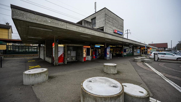 Referenz SBB Bahnhof Schwerzenbach Gueterschuppen